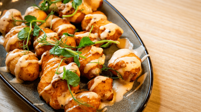 Collins Curds.